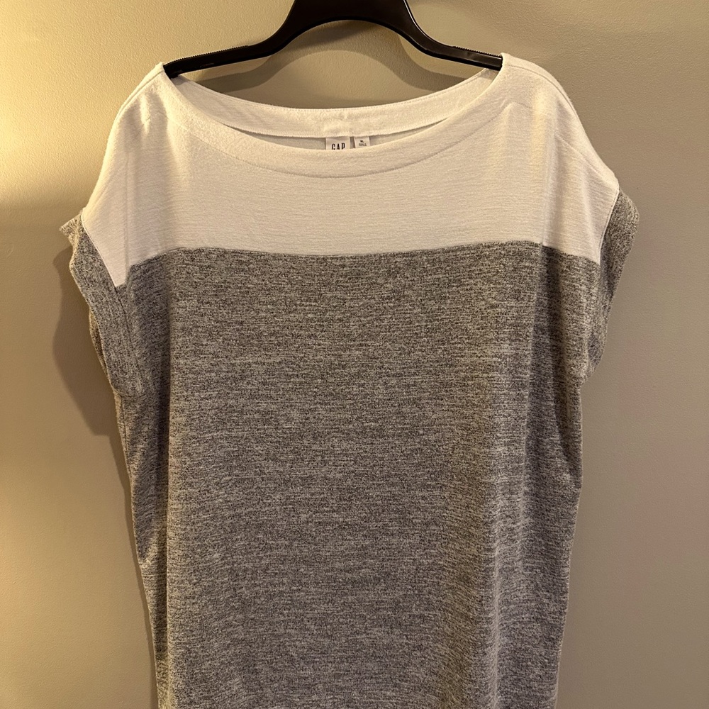 Gap Short Sleeve Top, Size XL